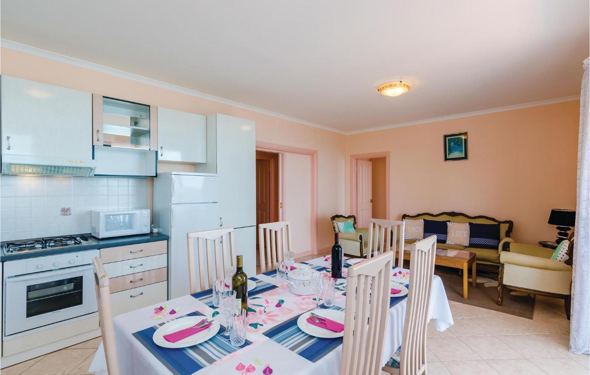 3 Bedroom Beautiful Apartment In Orasac Luaran gambar