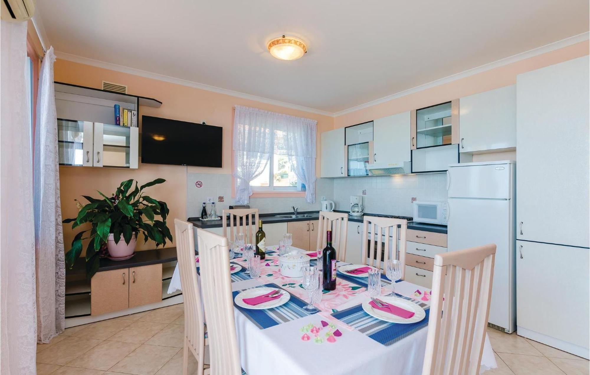 3 Bedroom Beautiful Apartment In Orasac Luaran gambar