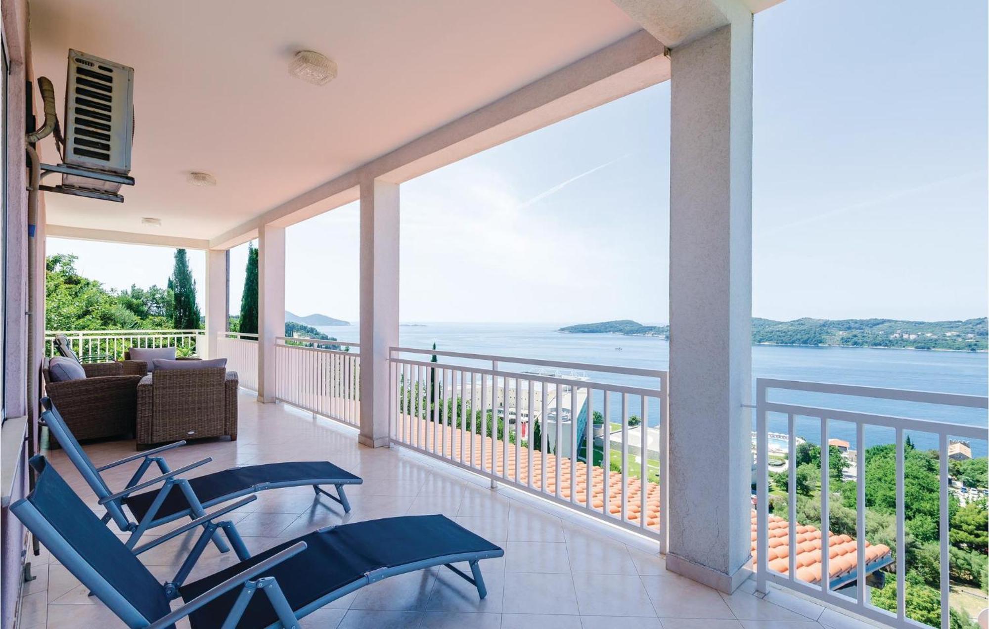 3 Bedroom Beautiful Apartment In Orasac Luaran gambar